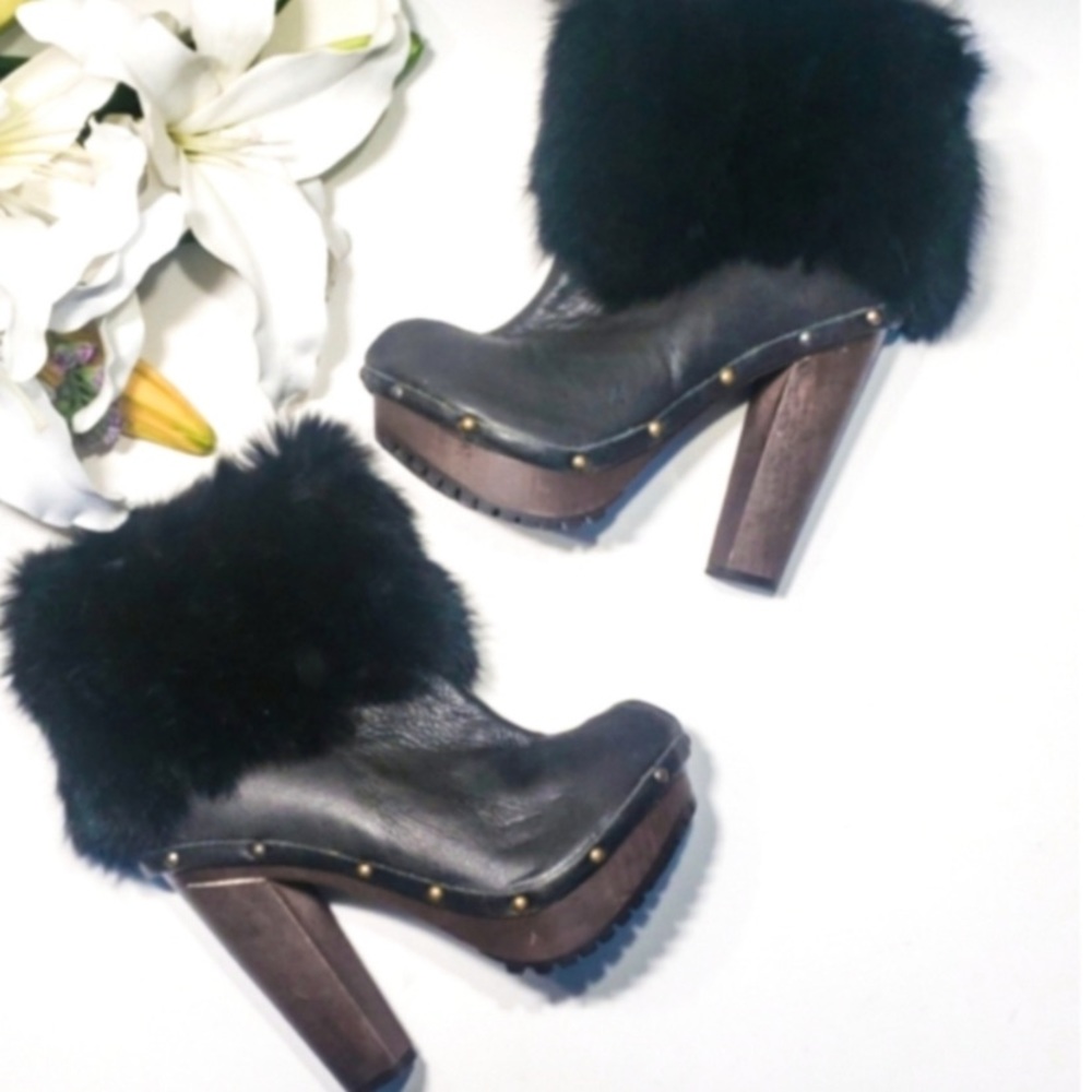 SPECTACULAR FUR TRIMMED BOOTIES ! Sassy ! SEXY— turn heads ! Italian Designer 37